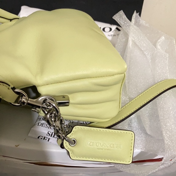 Coach Tabby shoulder bag 18 in Pale lime pillow leather - Picture 15 of 15
